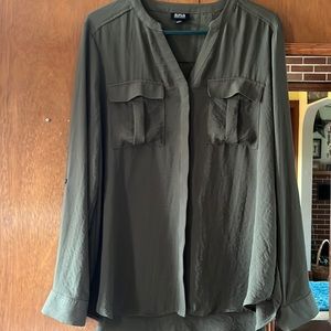 Army green button up with long sleeves ,crepe material very nice